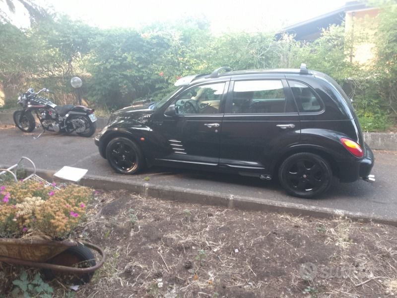 Nero Usata 2002 Chrysler PT Cruiser Monovolume | 5000 € - Immagine 1/4