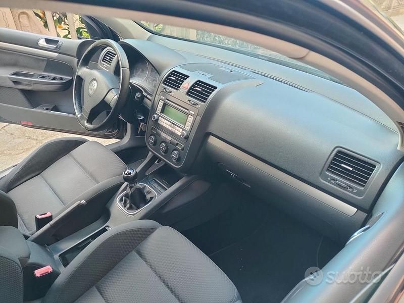Usado VW Golf IV Sportline 105 CV (77 kW) 2006 Negro Berlina