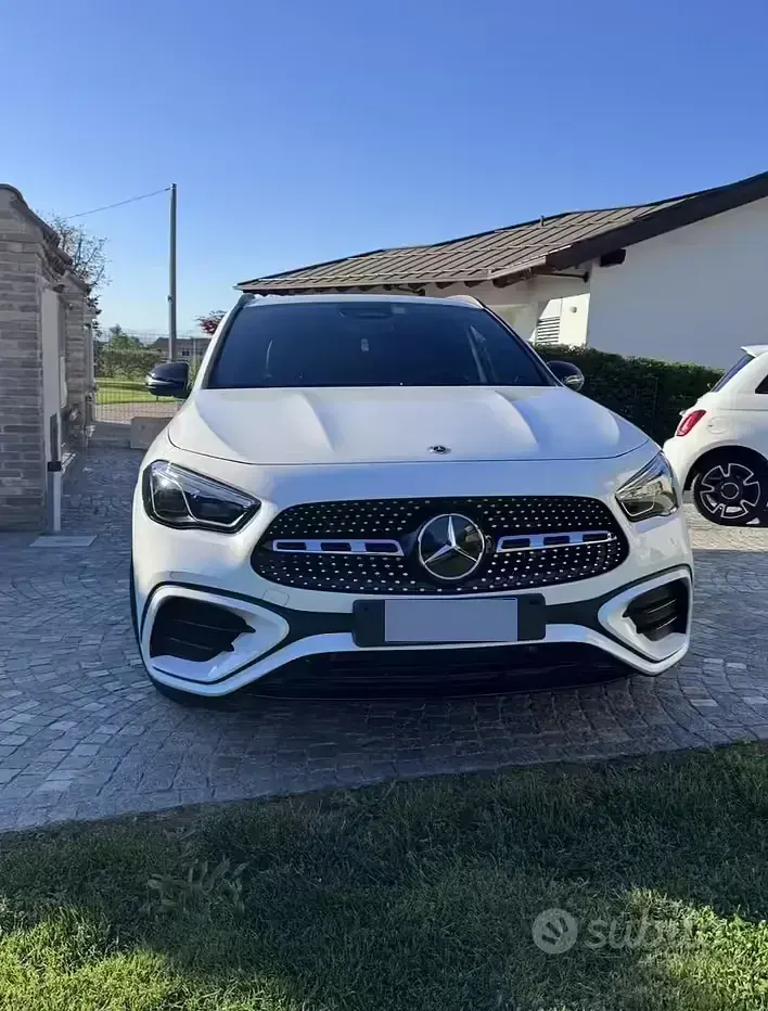 Usata Mercedes GLA200 AMG 163 CV (119 kW) 2024 Bianco SUV