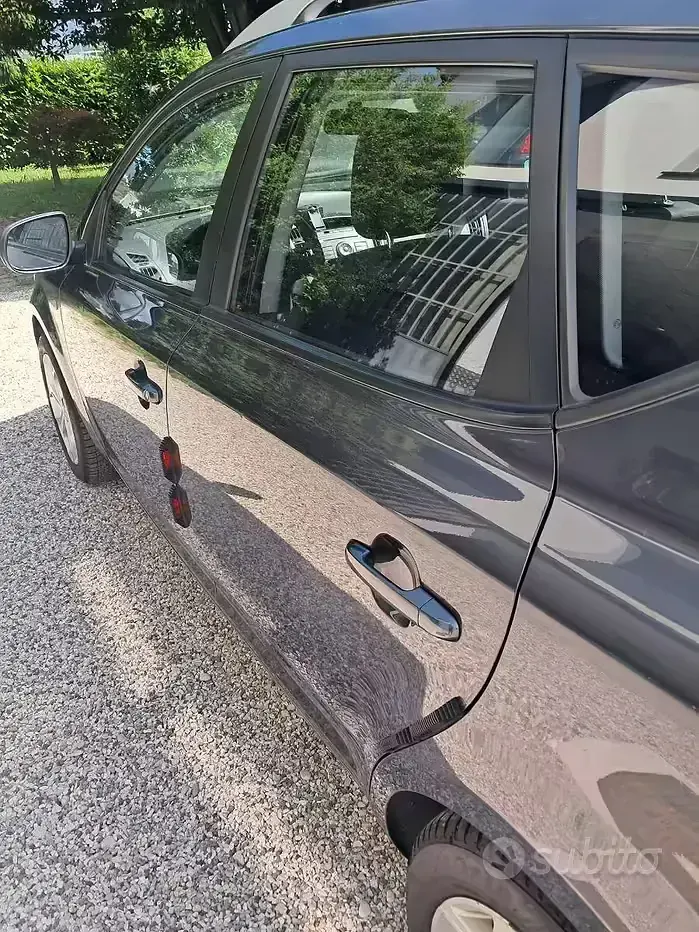Usata Kia Ceed 90 CV (66 kW) 2011 Grigio Utilitaria