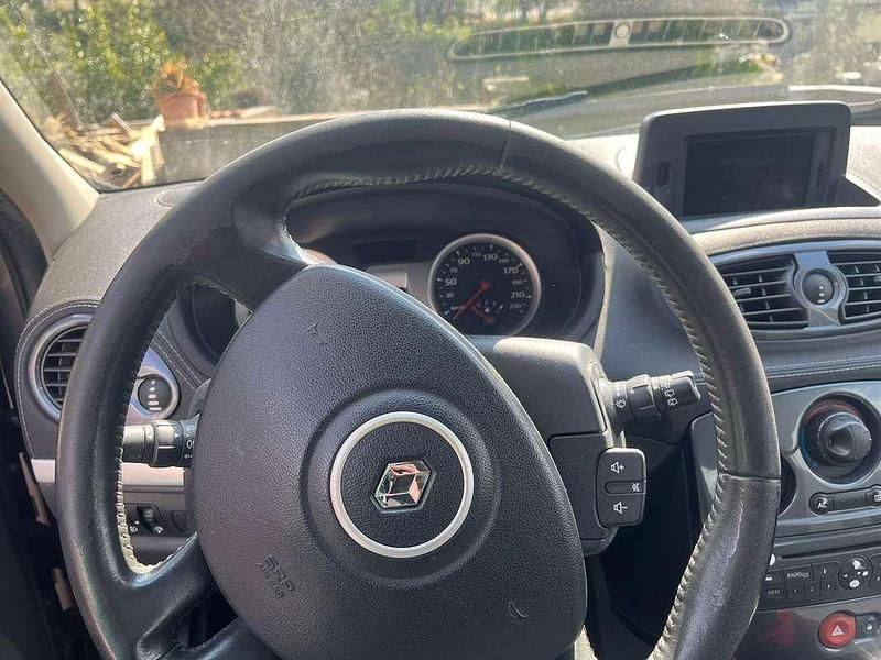 Usata Renault Clio III 68 CV (50 kW) 2010 Berlina