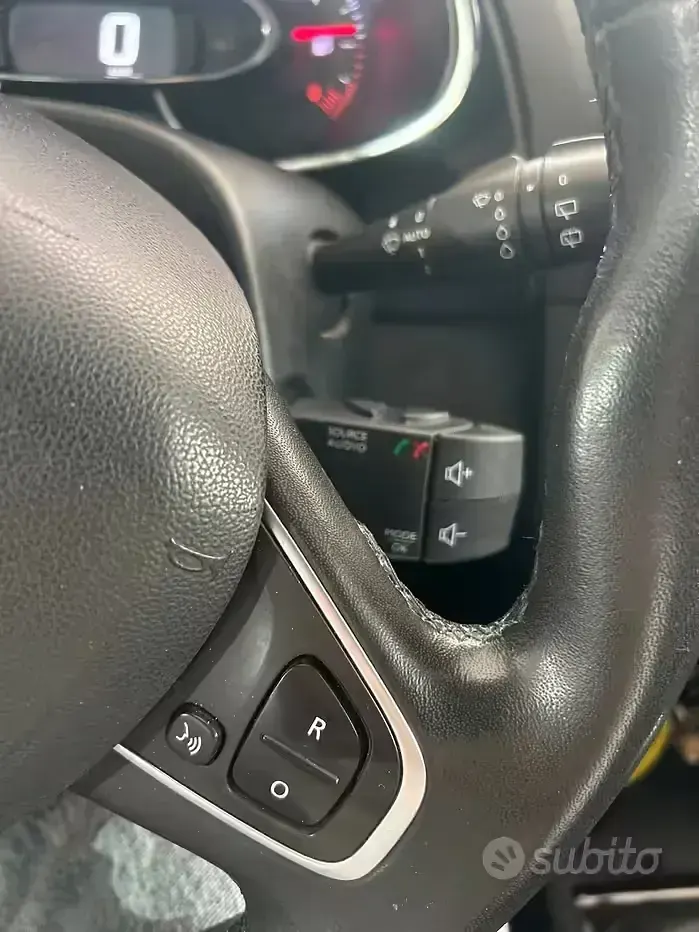 Usata Renault Clio IV 90 CV (66 kW) 2017 Grigio Berlina
