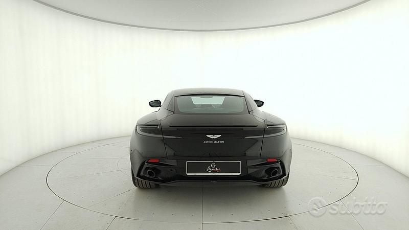 Usata Aston Martin DB11 535 CV (393 kW) 2022 Nero Coupé