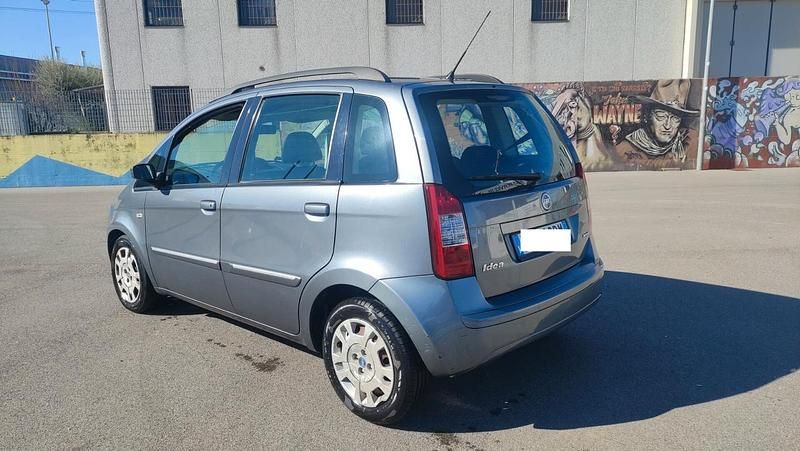 Usata Fiat Idea 69 CV (50 kW) 2007 Grigio Monovolume
