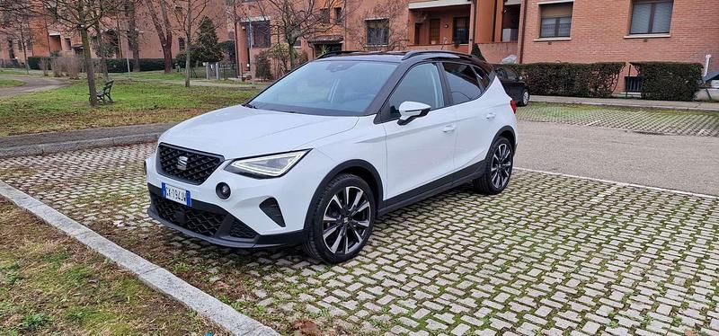 Usata Seat Arona Black Edition 95 CV (69 kW) 2024 Bianco SUV