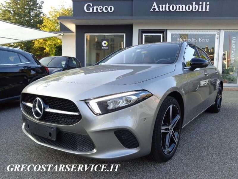 Grigio Usata 2020 Mercedes A200 Sport Tre volumi | 30.890 € (Molto cara) - Immagine 1/4