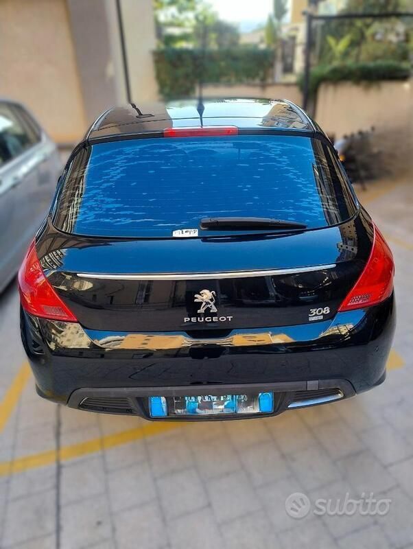 Usata Peugeot 308 112 CV (82 kW) 2012 Nero Berlina