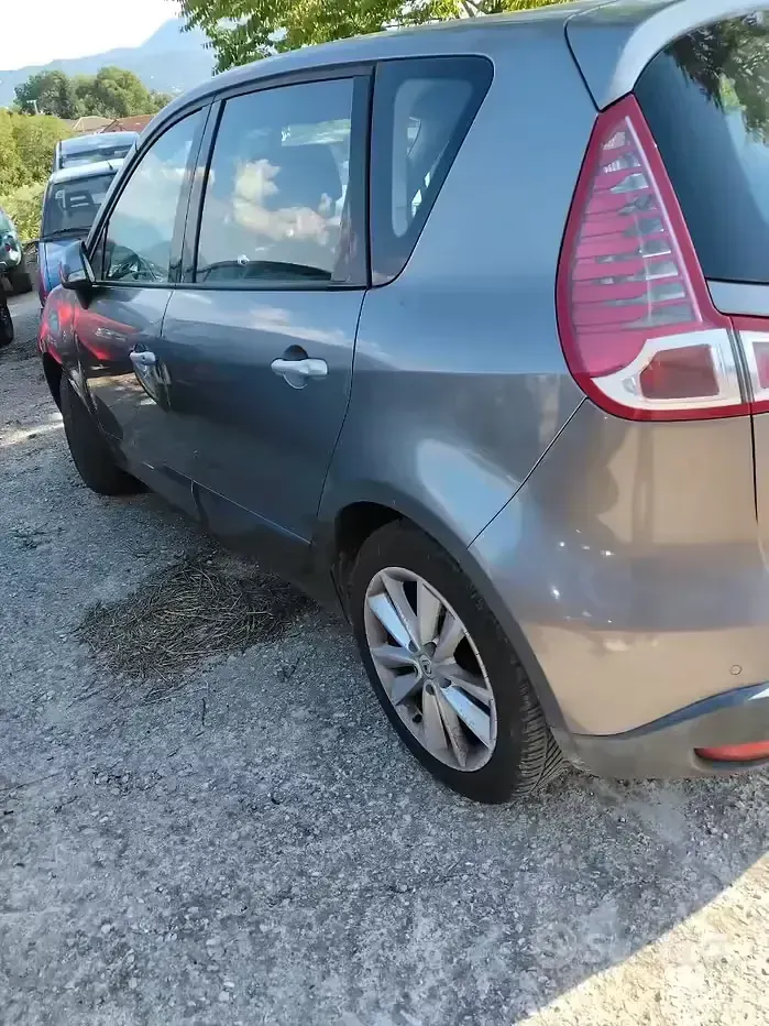 Usata Renault Scenic E-Tech 110 CV (80 kW) 2010 Monovolume