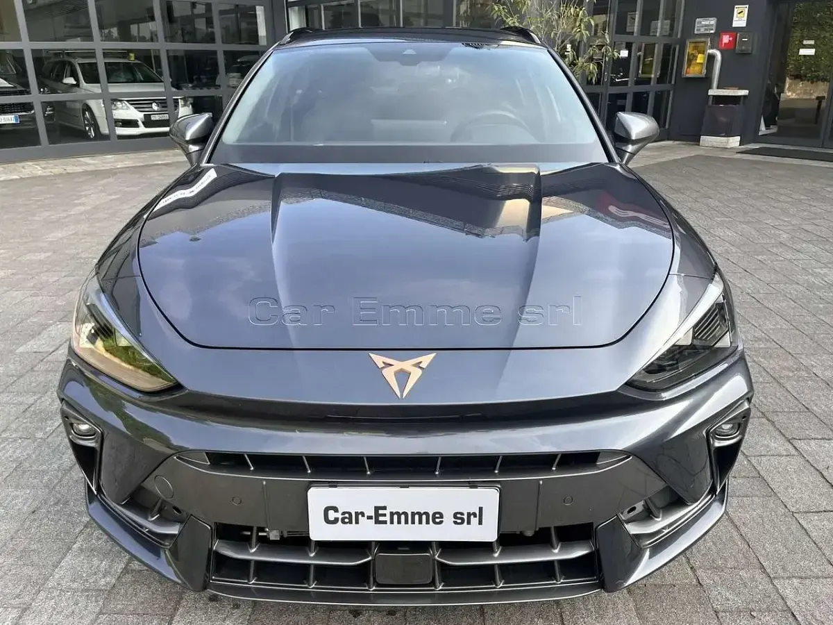 Usata Cupra Leon 150 CV (110 kW) 2024 Grigio magnetico Station wagon