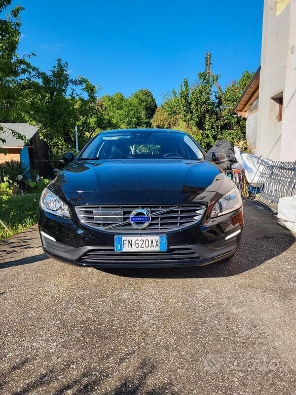 Nero Usata 2018 Volvo V60 Station wagon | 10.500 € (Super prezzo) - Immagine 1/4