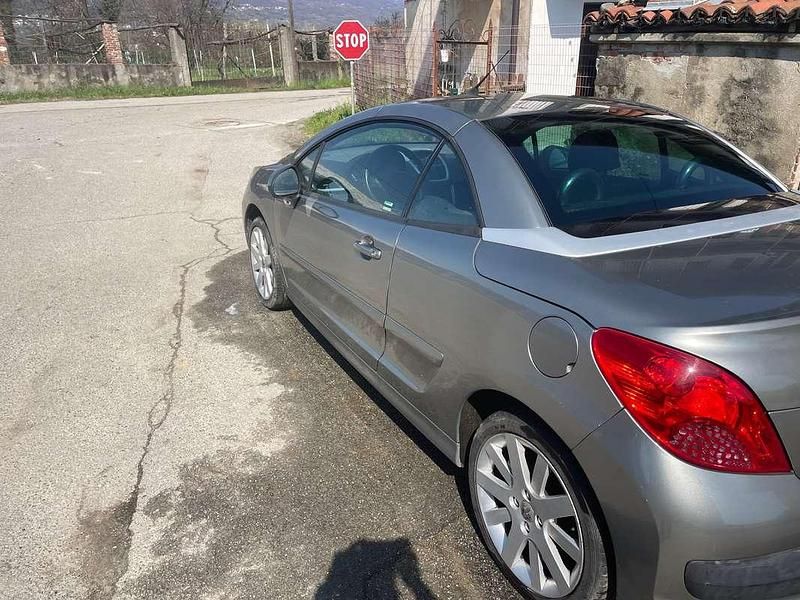Usata Peugeot 207 CC 120 CV (88 kW) 2009 Argento Cabrio