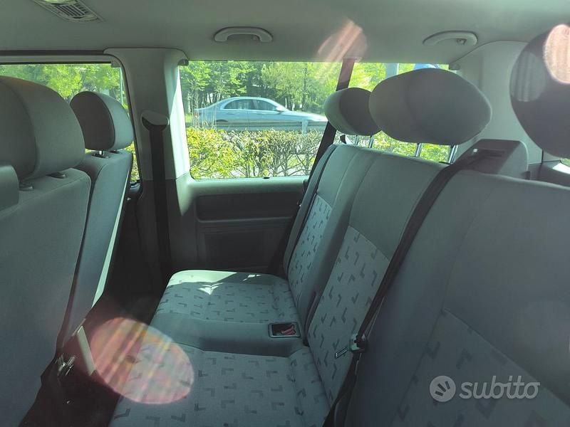 Usata VW Caravelle 2009 Grigio Monovolume