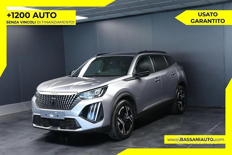 Usata Peugeot 2008 Allure 101 CV (74 kW) 2024 Grigio SUV