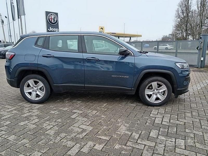 Usata Jeep Compass Altitude 131 CV (96 kW) 2024 Blu/azzurro SUV
