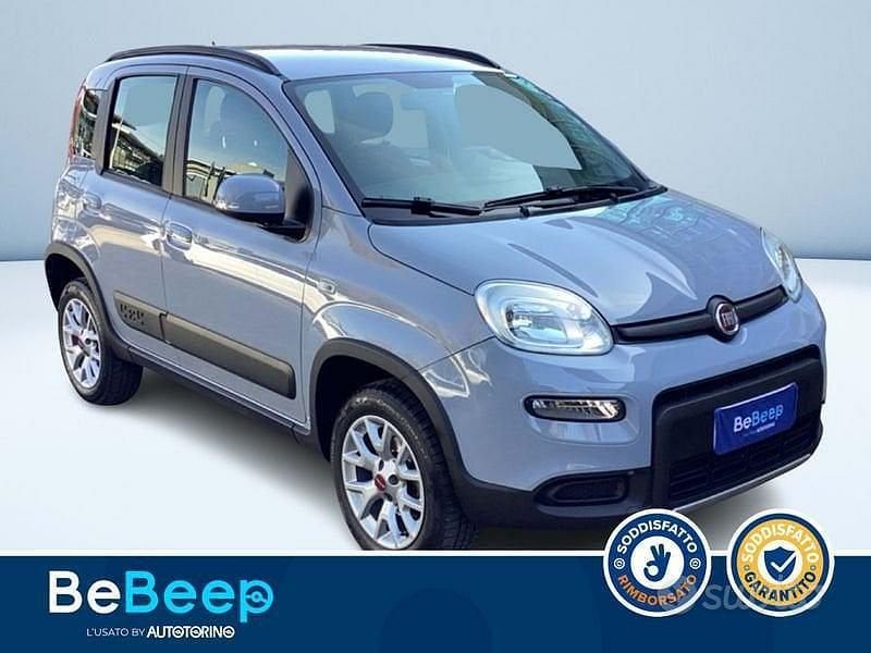 Usata Fiat Panda 4x4 S 86 CV (63 kW) 2018 Blu metallizzato Utilitaria