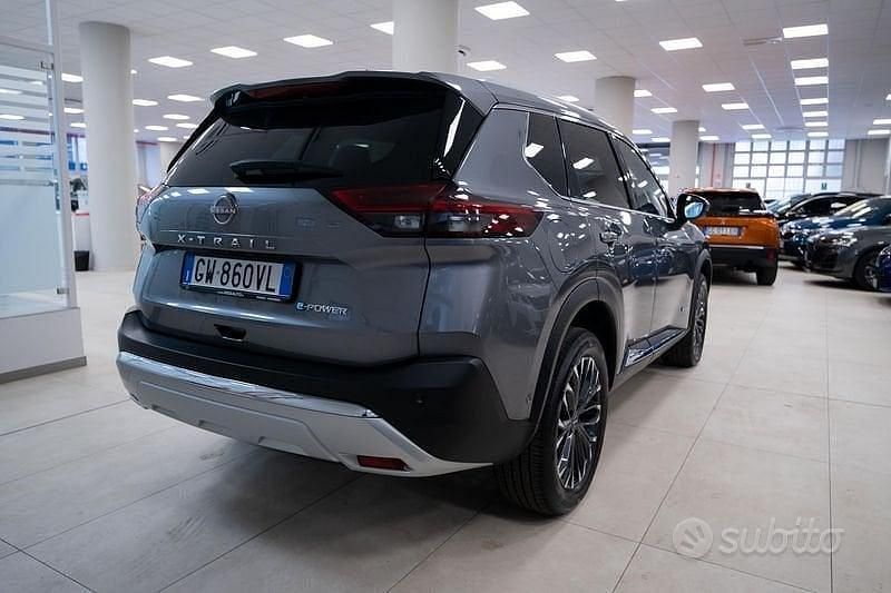 Gebraucht Nissan X-Trail Tekna 213 PS (156 kW) 2024 Grau SUV