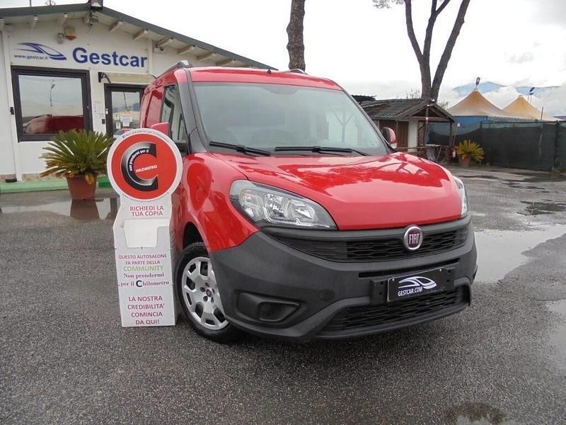 Usata Fiat Doblò 95 CV (69 kW) 2019 Rosso Monovolume