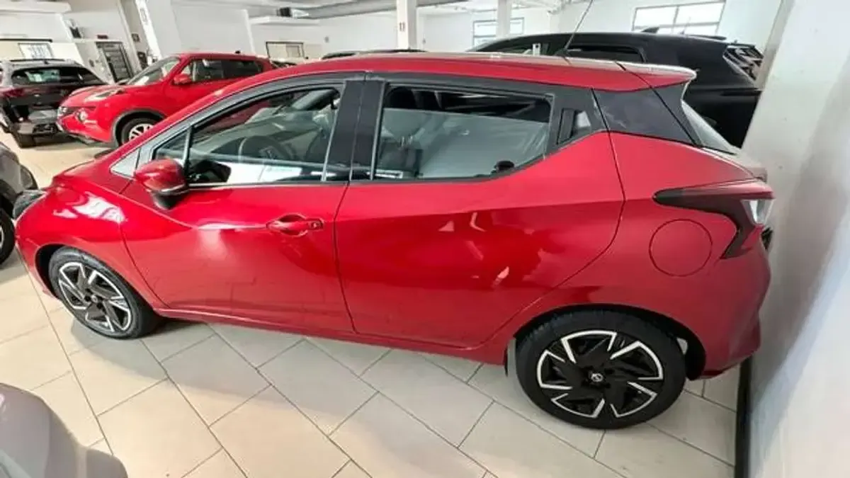 Usata Nissan Micra Acenta 92 CV (67 kW) 2021 Rosso Utilitaria