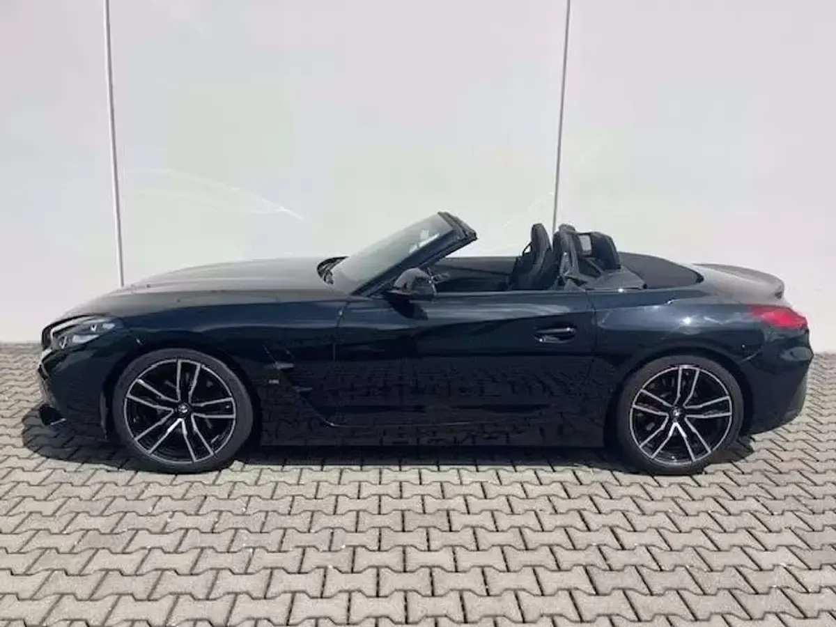Usata BMW Z4 M Sport 197 CV (144 kW) 2023 Saphirschwarz Cabrio