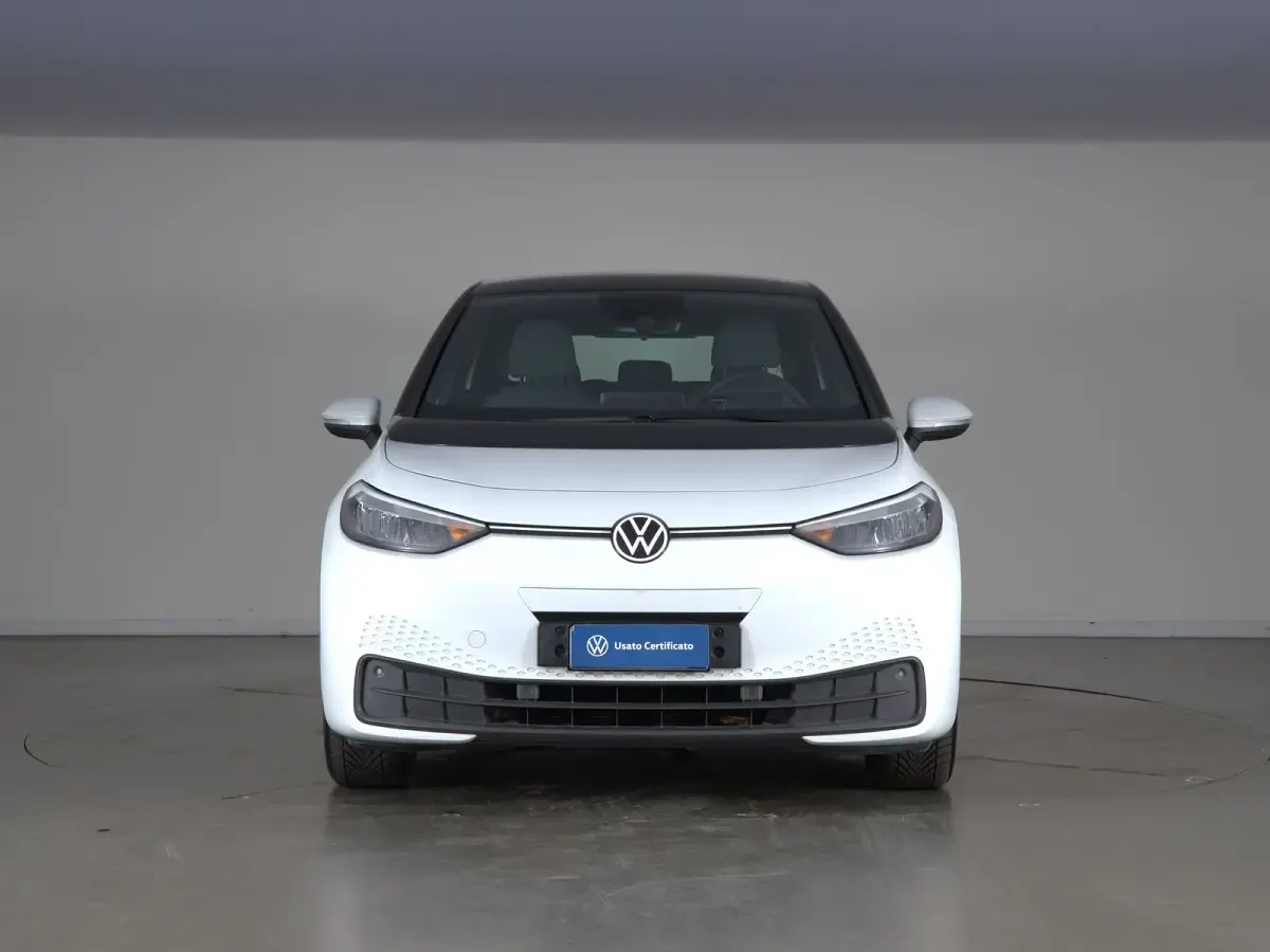 Usata VW ID.3 Pro Performance 150 kW (204 CV) 2023 Glacier white metallizzato nero Utilitaria