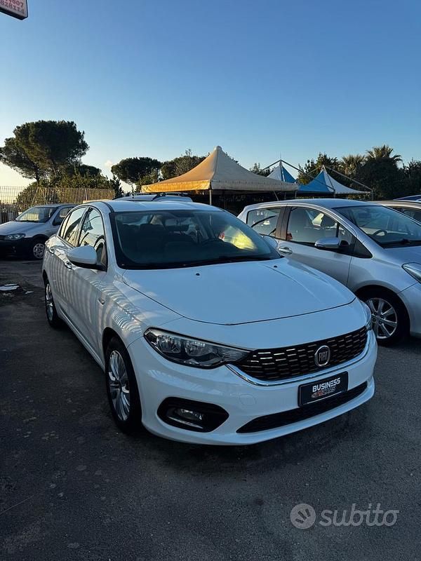 Usata Fiat Tipo Opening Edition 119 CV (87 kW) 2016 Bianco Berlina