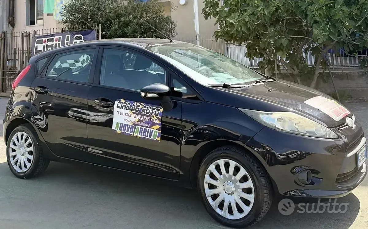 Usata Ford Fiesta 82 CV (60 kW) 2010 Nero Berlina