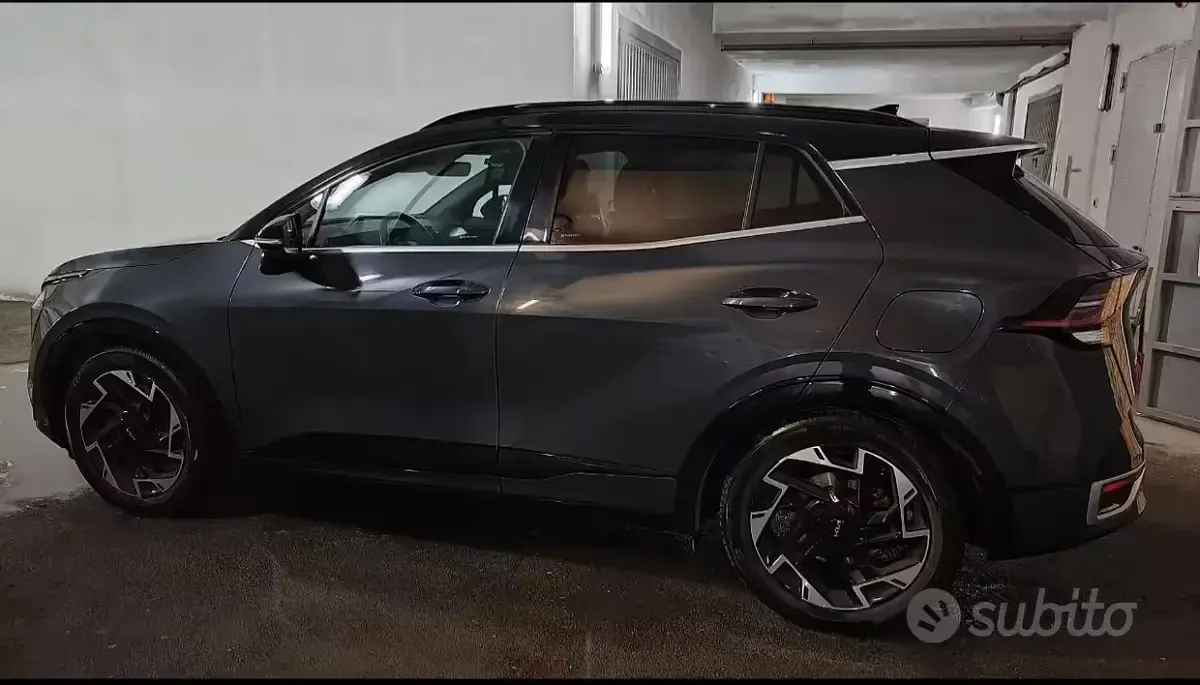 Usata Kia Sportage GT-Line 136 CV (100 kW) 2023 Grigio SUV