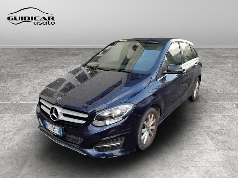 Usata Mercedes 180 109 CV (80 kW) 2017 Blu Berlina