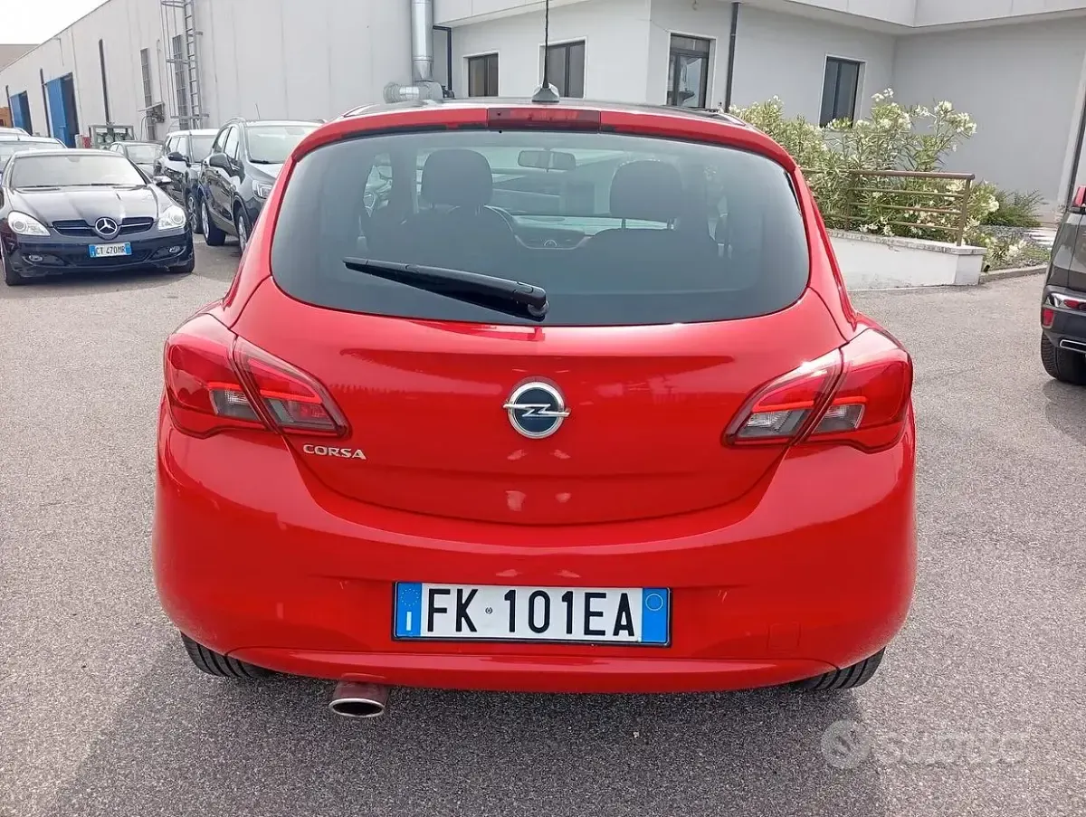 Usata Opel Corsa 90 CV (66 kW) 2017 Rosso Utilitaria