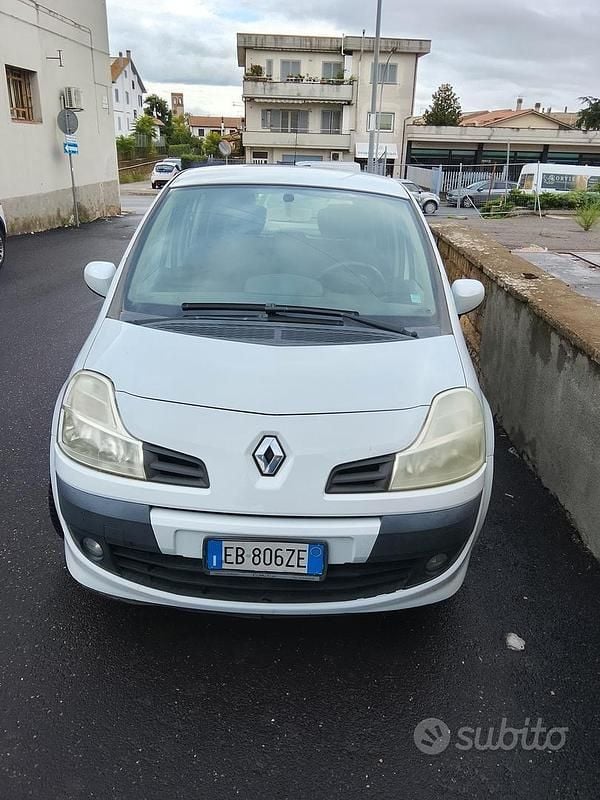 Usata Renault Modus 75 CV (55 kW) 2010 Bianco Monovolume