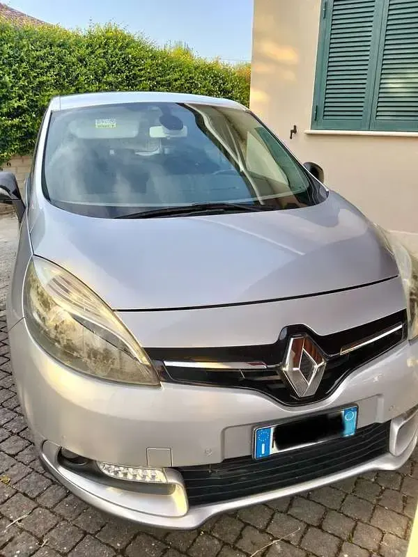 Usata Renault Scénic III LIMITED 110 CV (80 kW) 2016 Argento Monovolume
