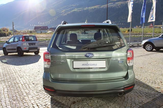Usata Subaru Forester Style 147 CV (108 kW) 2017 Verde SUV