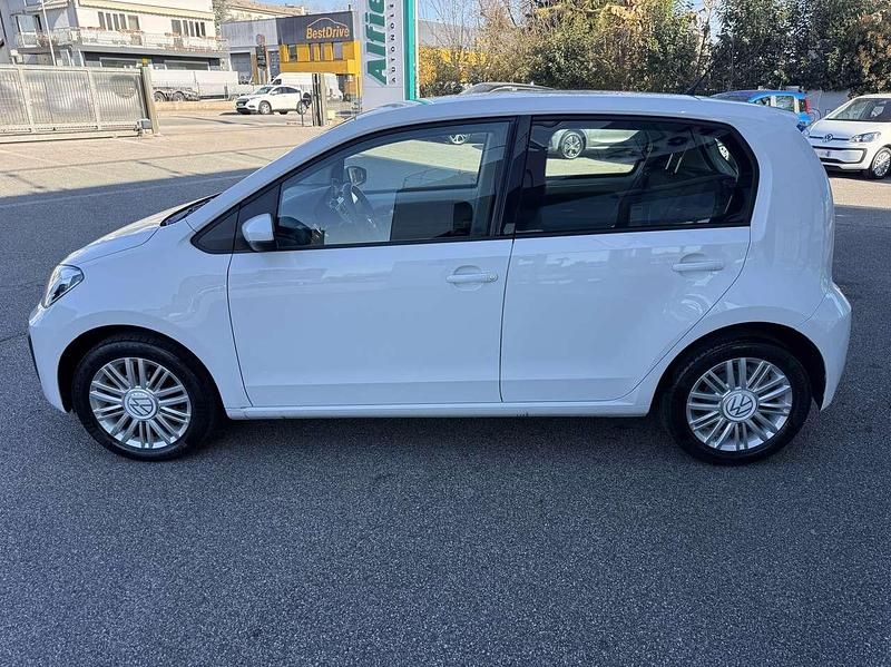 Usata VW up! Move 65 CV (47 kW) 2022 Pure white Utilitaria