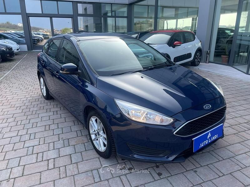 Usata Ford Focus S 120 CV (88 kW) 2017 Blu Berlina