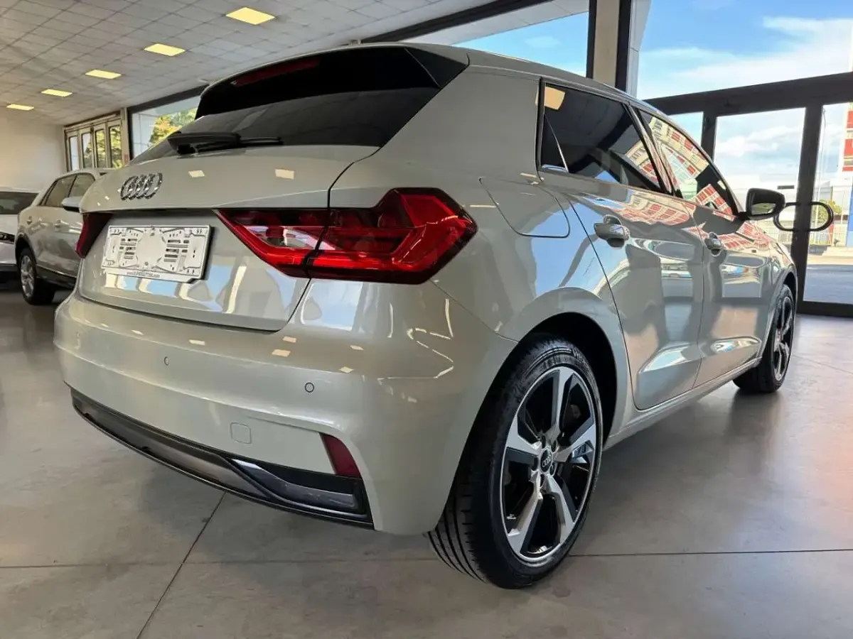 Usata Audi A1 Advanced Plus 116 CV (85 kW) 2025 Argento cavo metallizzato SUV