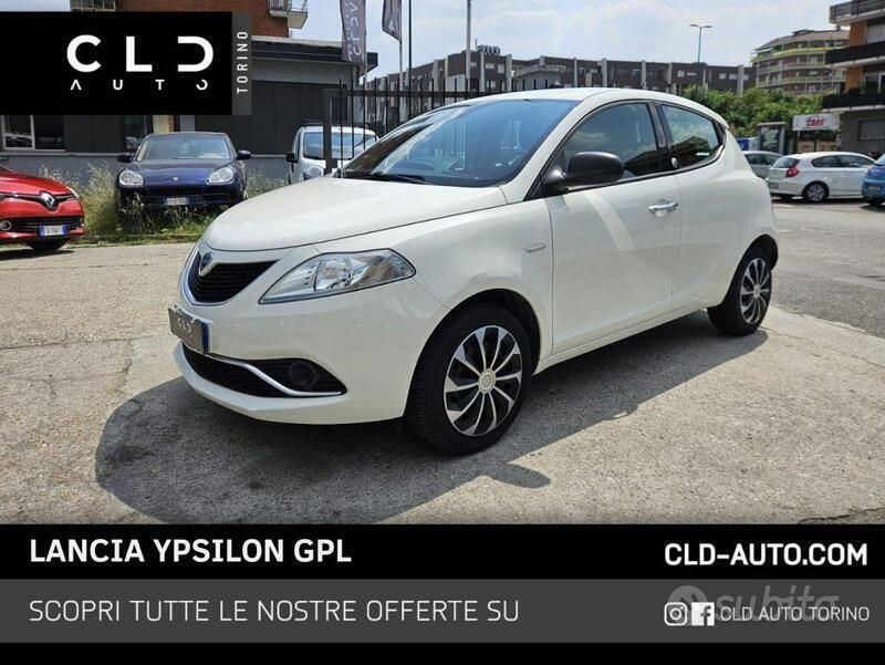 Bianco Usata 2016 Lancia Ypsilon Due volumi | 7999 € (Buon prezzo) - Immagine 1/4