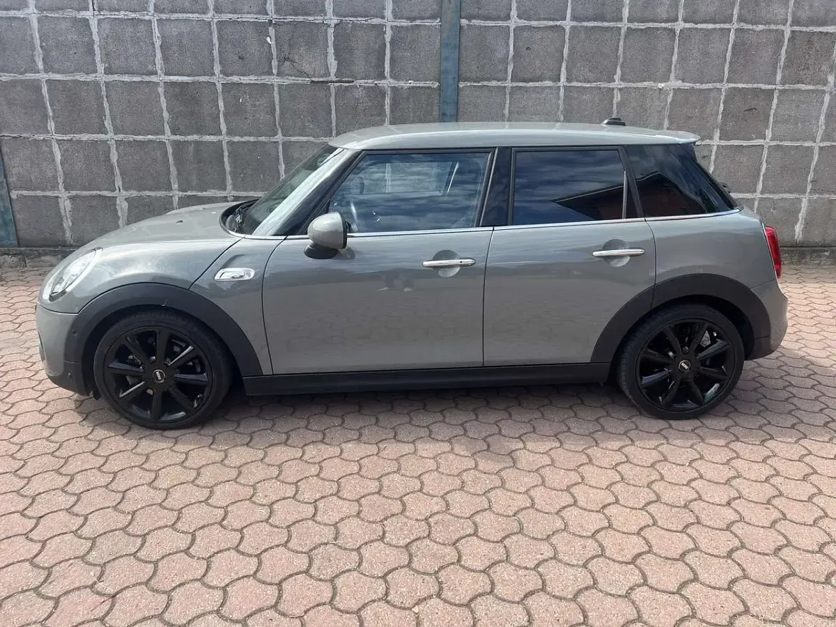 Usata Mini Cooper SD Hype 170 CV (125 kW) 2019 Grigio Utilitaria