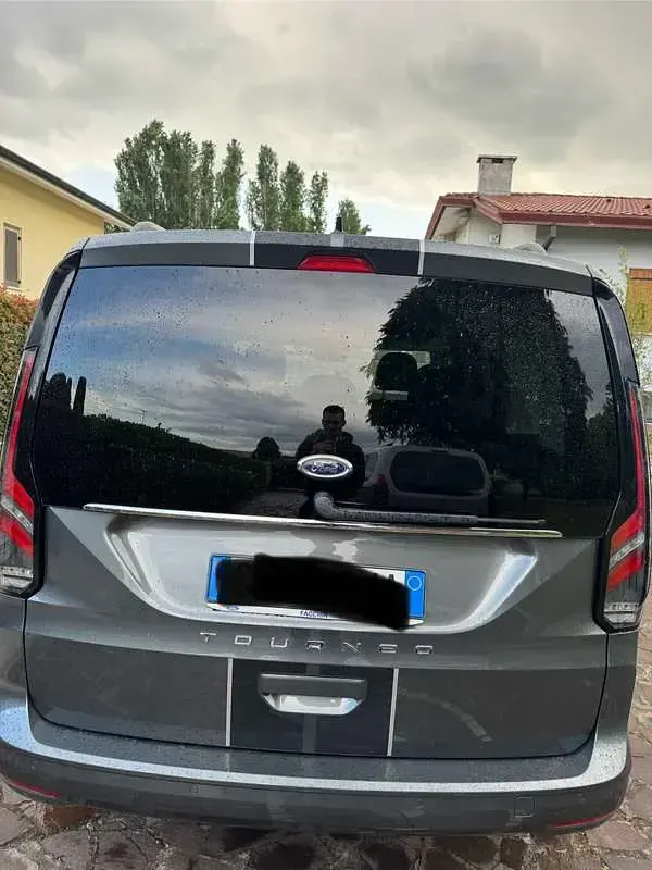 Usata Ford Tourneo Connect Sport 122 CV (89 kW) 2024 Monovolume