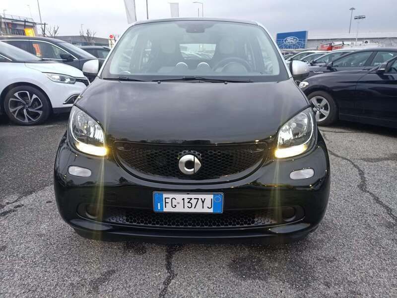 Usata Smart ForFour Passion 90 CV (66 kW) 2016 Nero Utilitaria