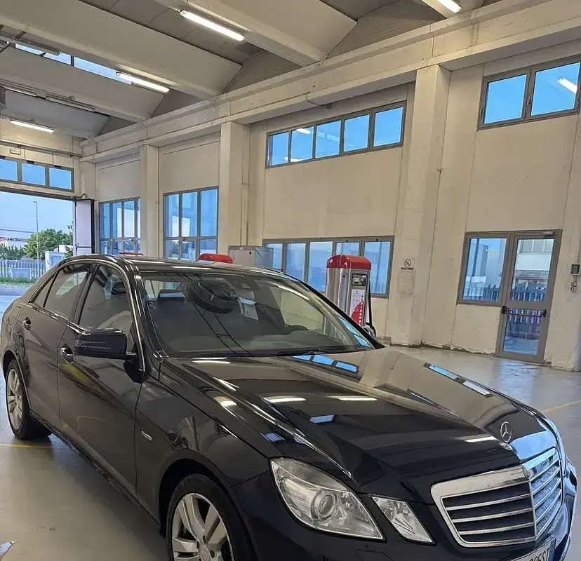 Usata Mercedes E220 170 CV (125 kW) 2012 Berlina