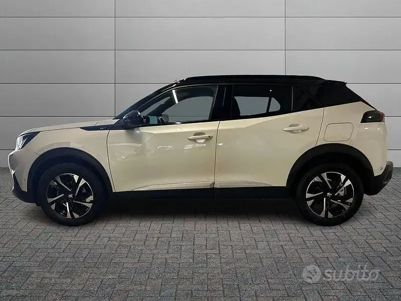 Usata Peugeot 2008 GT-line 131 CV (96 kW) 2022 Bianco SUV