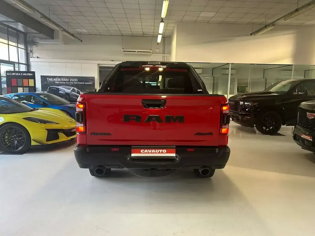 Usata RAM 1500 401 CV (294 kW) 2024 Rosso Pick-up