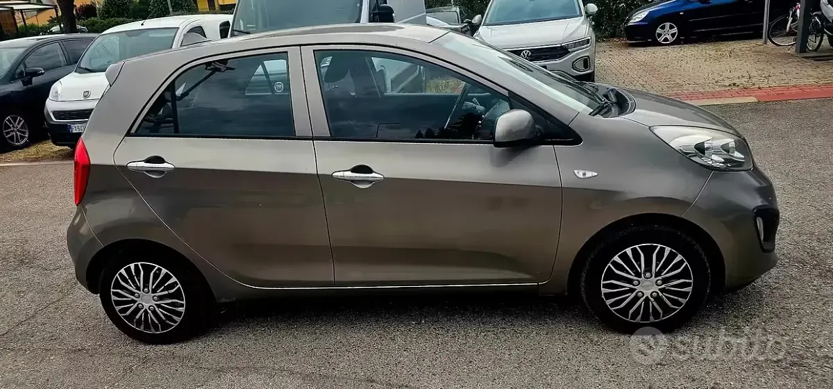 Usata Kia Picanto 67 CV (49 kW) 2014 Marrone Utilitaria