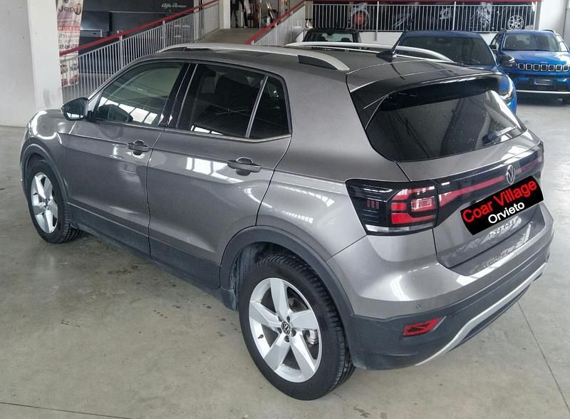 Usado VW T-Cross Advance 110 CV (80 kW) 2020 Gris SUV