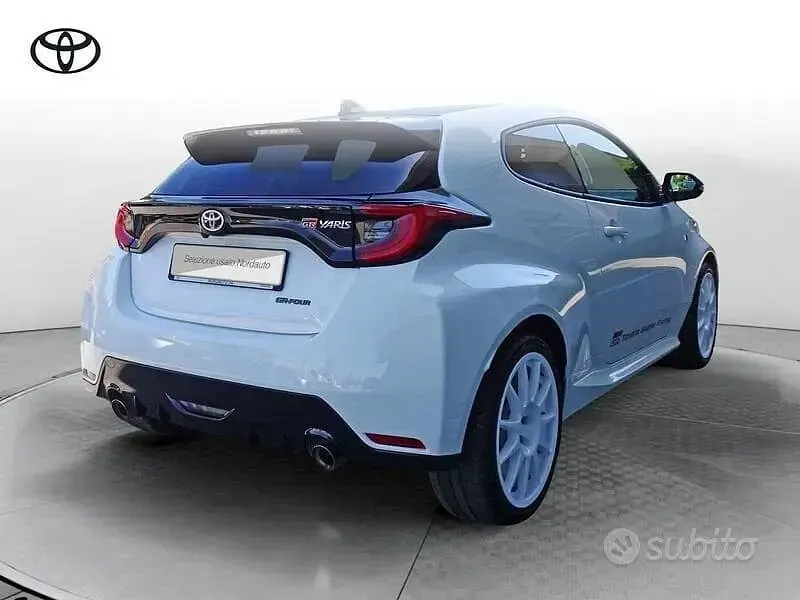Usata Toyota Yaris 261 CV (191 kW) 2021 Bianco Utilitaria