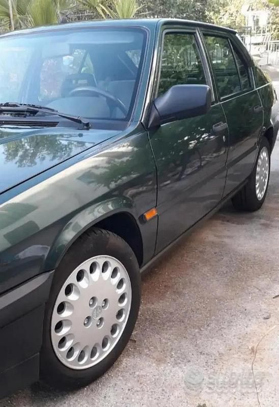 Verde Usata 1992 Alfa Romeo 33 Tre volumi | 3200 € - Immagine 1/4