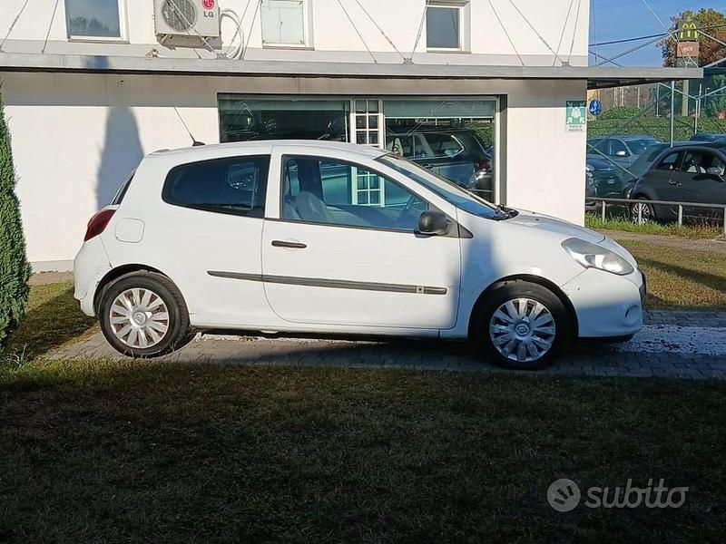 Usata Renault Clio IV 75 CV (55 kW) 2012 Bianco Furgone