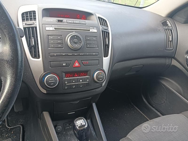 Usata Kia Ceed 110 CV (80 kW) 2011 Grigio Utilitaria