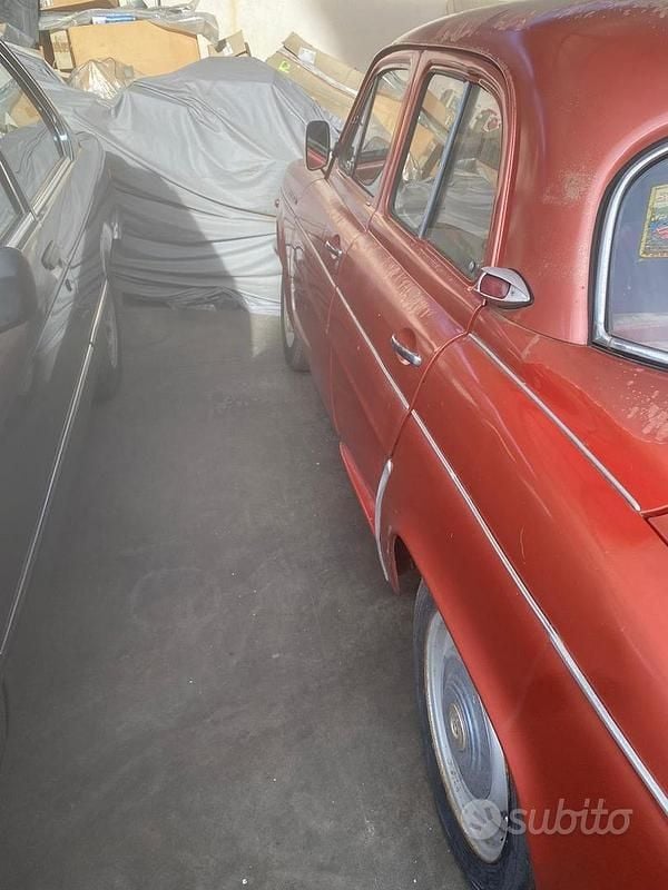 Usata Renault Dauphine 1950 Berlina