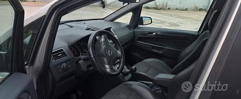 Usata Opel Zafira 82 CV (60 kW) 2006 Giallo Monovolume